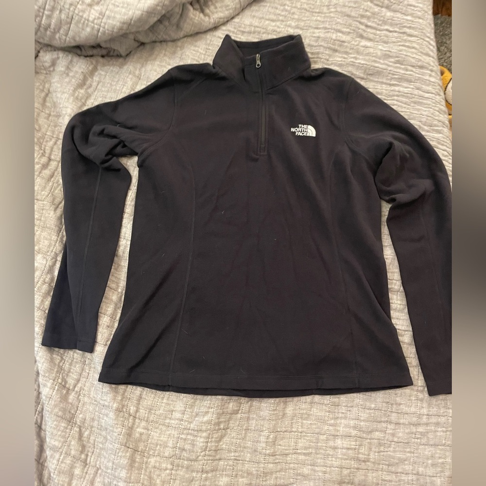 The North Face Women’s Half Zip Fleece. Size Medium.